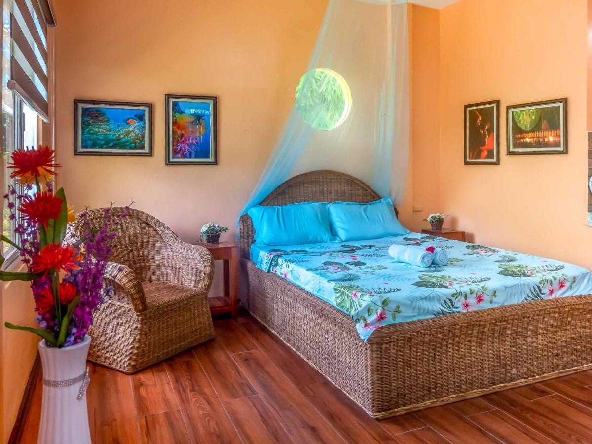 Blue Moon Guesthouse Puerto Princesa ภายนอก รูปภาพ