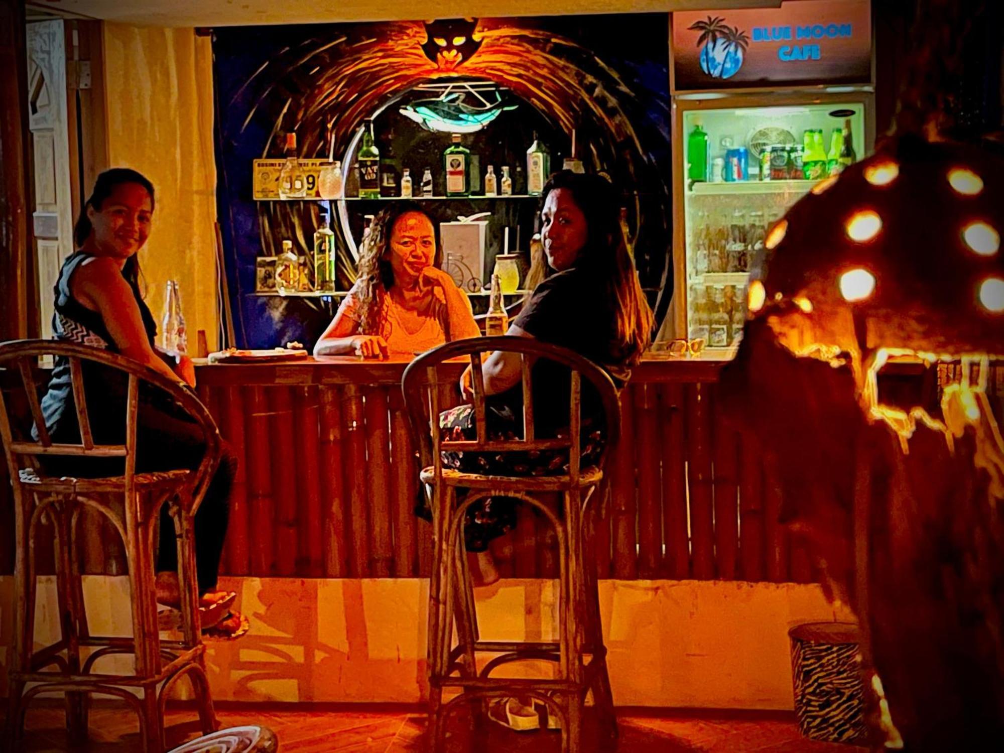 Blue Moon Guesthouse Puerto Princesa ภายนอก รูปภาพ