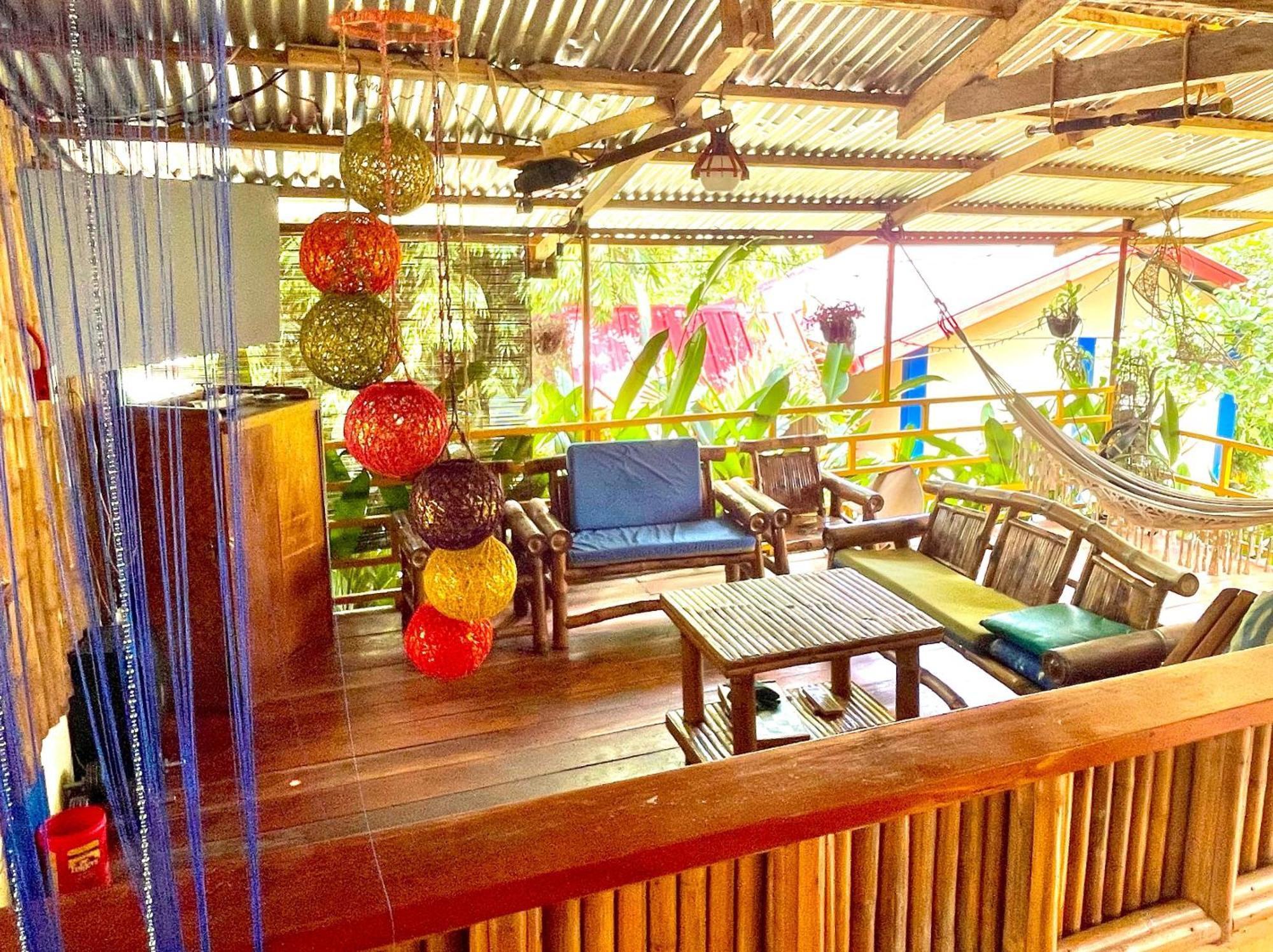 Blue Moon Guesthouse Puerto Princesa ภายนอก รูปภาพ